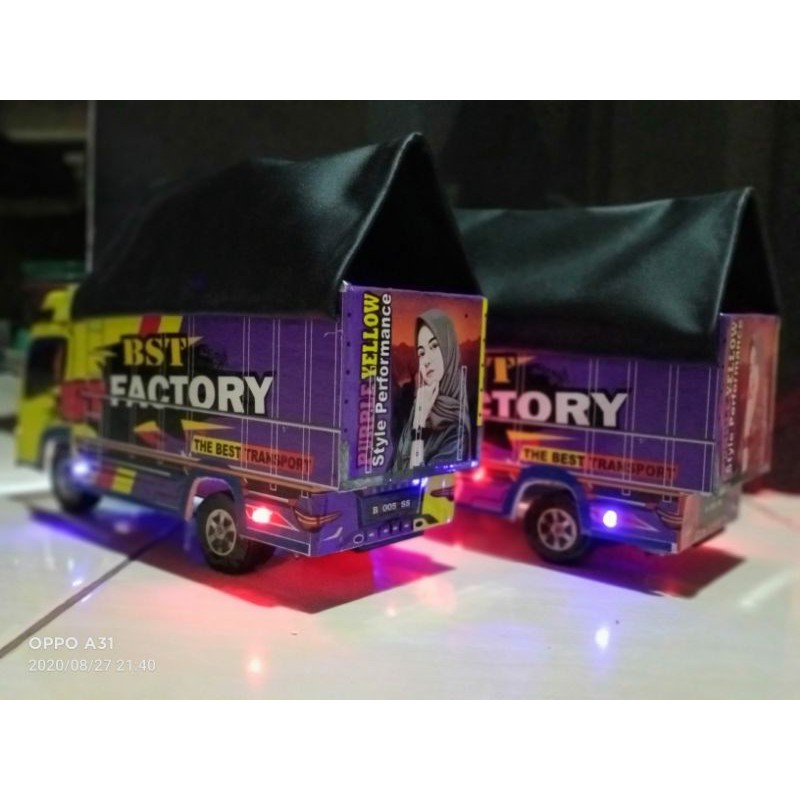 miniatur truck oleng BISA CUSTOM FOTO DAN NAMA DI PINTU BELAKANG