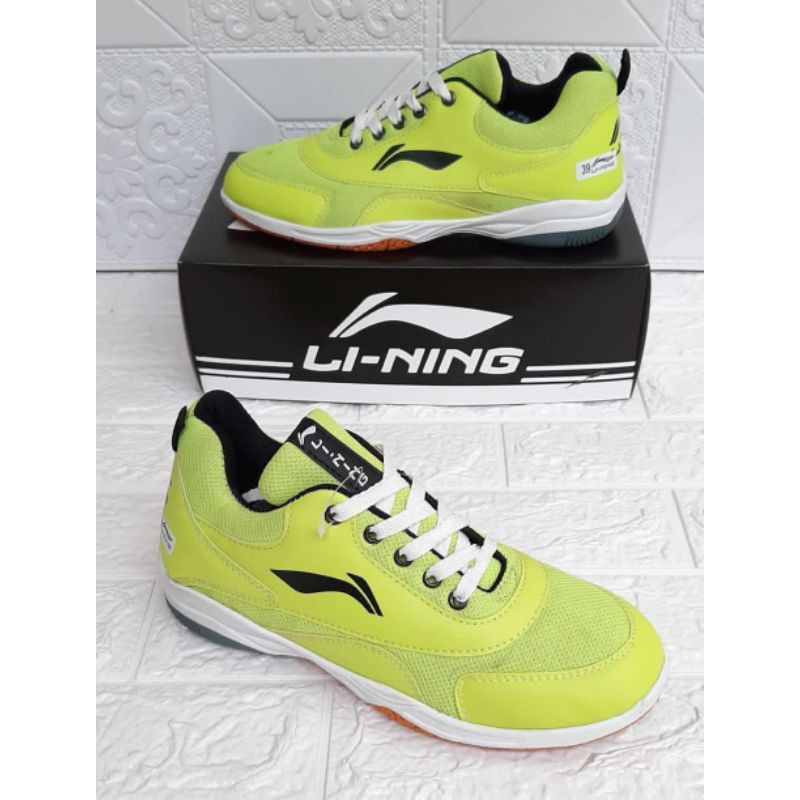Sepatu Li-Ning