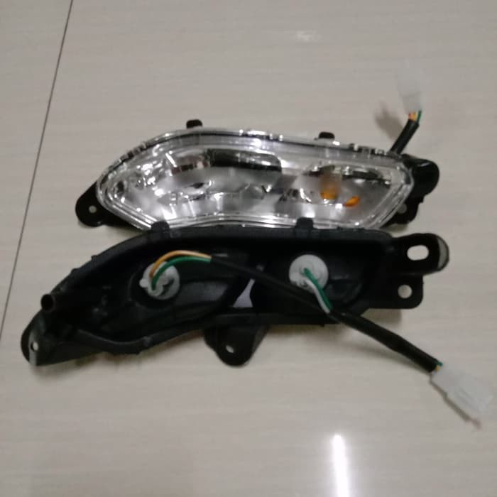 lampu Sen Depan / Front Winker Assy Scoopy FI