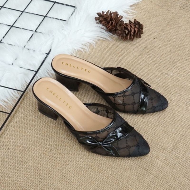 High Heels Wanita Aksen Brukat Sandal Hak Tahu Remaja Slop Mules Chelltic 17 Moka