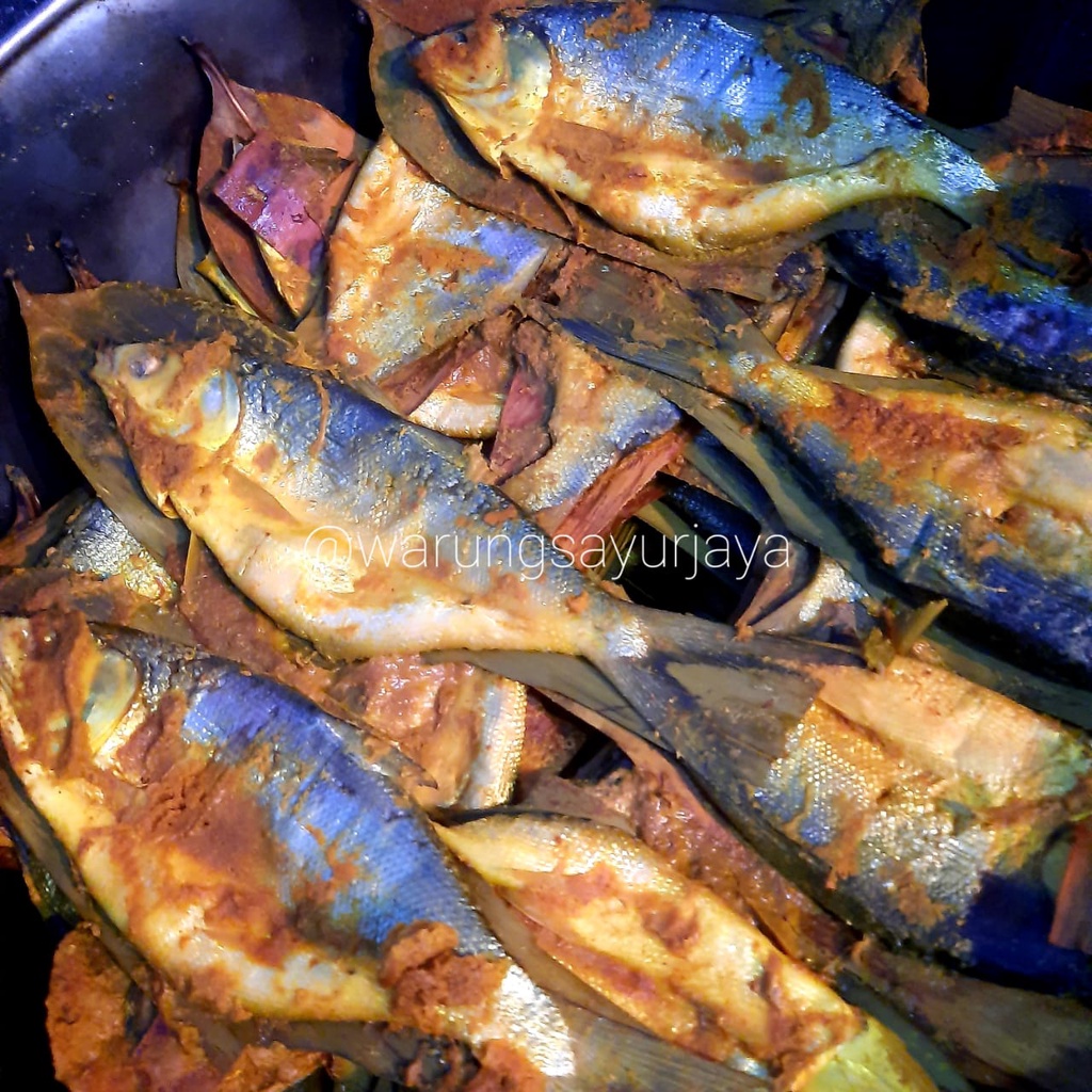 

Bandeng Presto Bumbu Kuning / ekor
