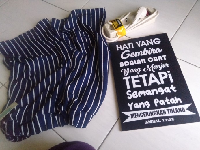 Hiasan Dinding Nasrani Poster Kutipan Ayat Amsal 17:22 Walldecor Kristen Katolik