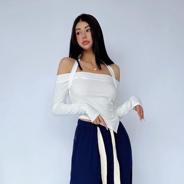 【LIVIAHOME】Halter Neck Tie Off-Shoulder Asymmetric Hem Crop Tee 7284 (S-L)