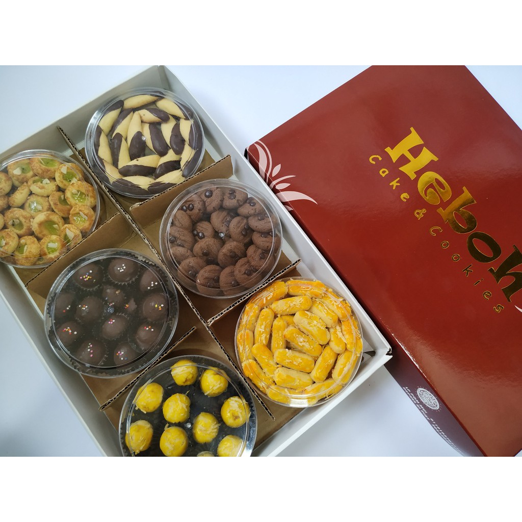 

Paket 32 Kue Kering Lebaran Premium Isi 6 Toples By Heboh Cookies