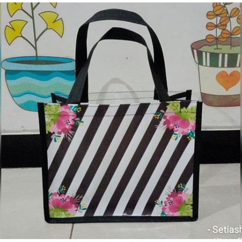 

Terlaris Tas ultah anak Dus KFC mika Keren 25 x 14x 20