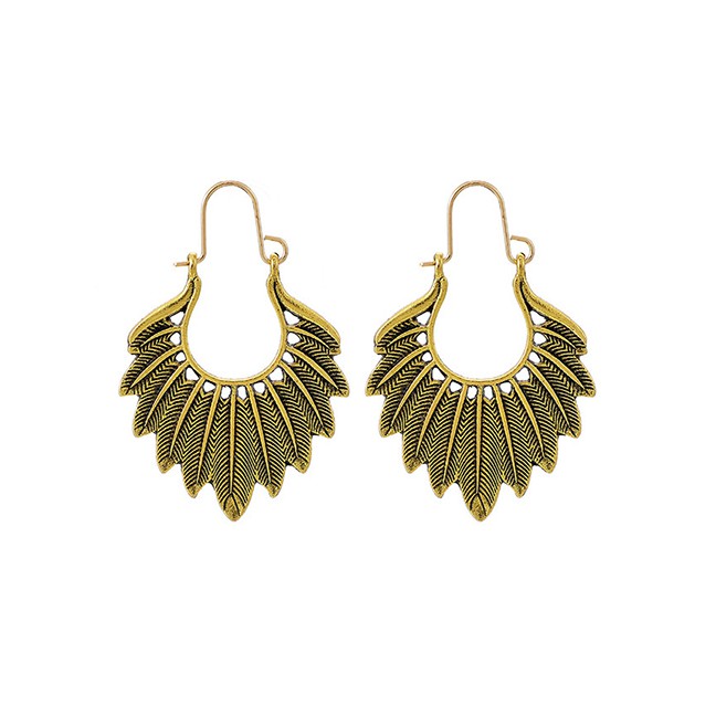 LRC Anting Tusuk Fashion Gugin Leaf Alloy Embossed Geometric Earrings K09803