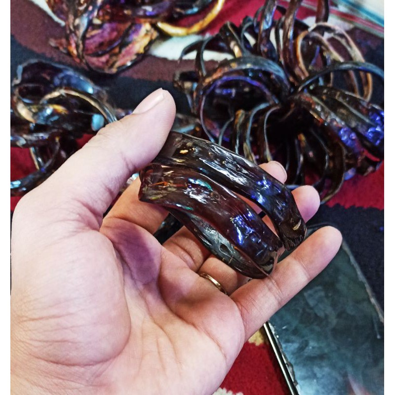 GELANG AKAR BAHAR MERAH BODY HITAM KINCLONG TEMBUS CAHAYA