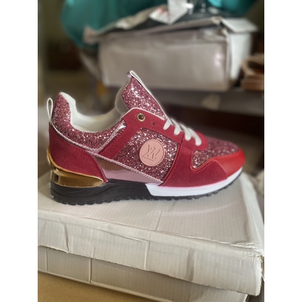 Sepatu import LV