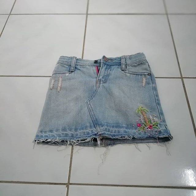 Rok mini ripped jeans anak GAP branded celana preloved second bekas 3 5 tahun