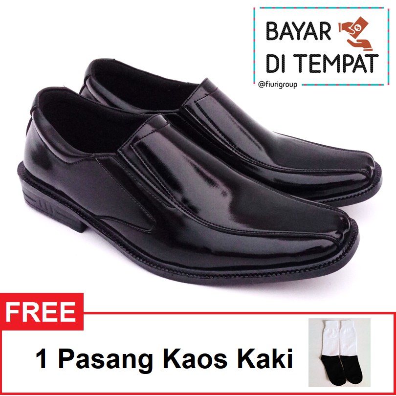 FIURI - SB 6 HITAM BONUS KAOS KAKI – SEPATU PANTOFEL PRIA POLOS – SEPATU FORMAL PRIA POLOS –SEPATU PANTOFEL KERJA KANTOR - SEPATU KERJA - SEPATU KANTOR - SEPATU PRIA