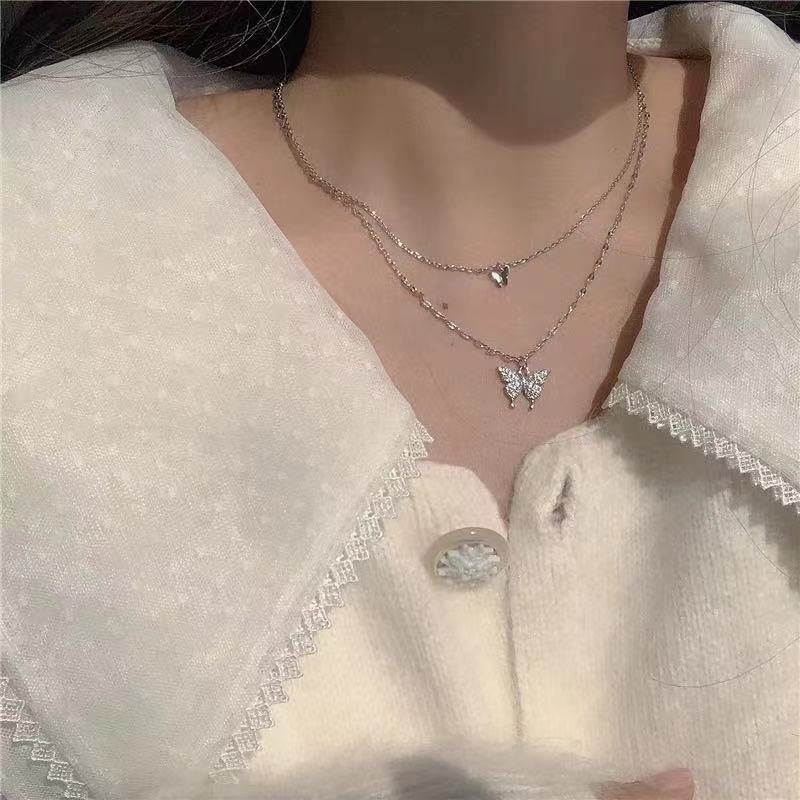 Kalung Kupu-Kupu Lapisan Ganda Berlian Mewah Ringan Yang Modis Kalung Pendek Wanita Elegan Antik Perhiasan Fashion Pesta Ulang Tahun