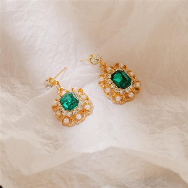 Korea retro gaya pengadilan berlian imitasi Mutiara fashion bright crystal square stud anting-anting