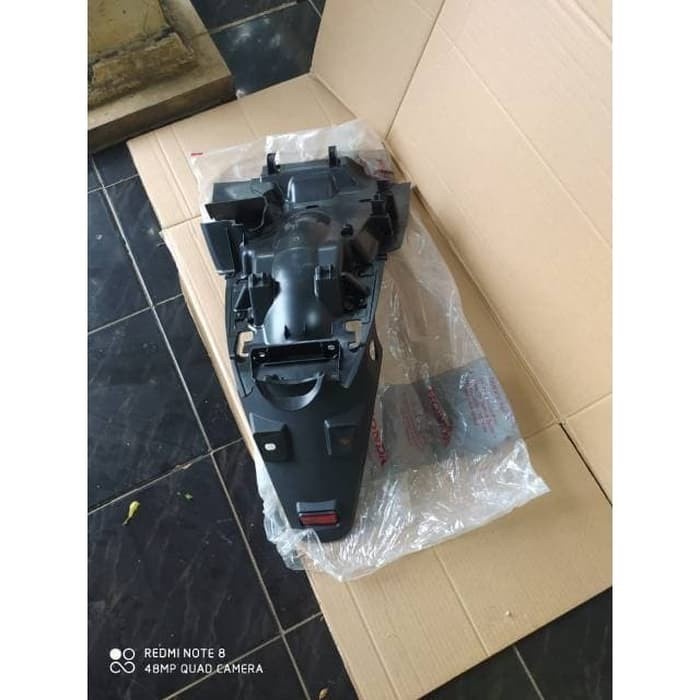 Spakbor belakang Scoopy fi 2014 - 2016