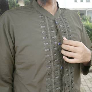 BAJU KOKO PRIA DEWASA BAJU MUSLIM BORDIR ASLI MOTIF BARU BAJU KOKO PRIA DEWASA BAJU MUSLIM BORDIR ASLI MOTIF BARU