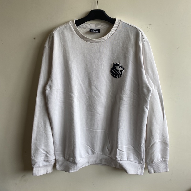 Crewneck nba sacramento kings putih & cn nfl abu
