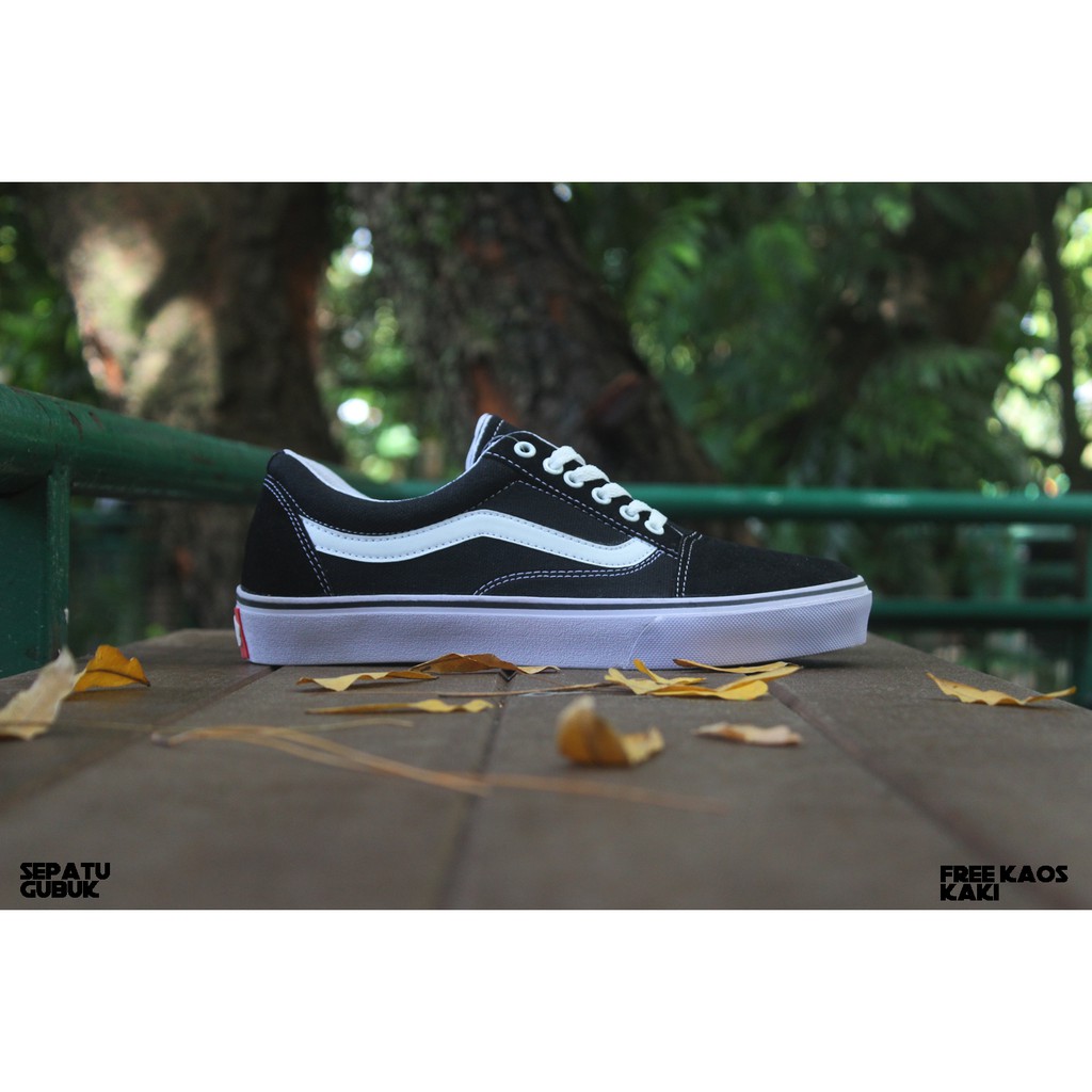 SEPATU VANS AUTHENTIC FULL BLACK HITAM POLOS WHITE PUTIH OLDSKOOL ERA  ICC IFC DT