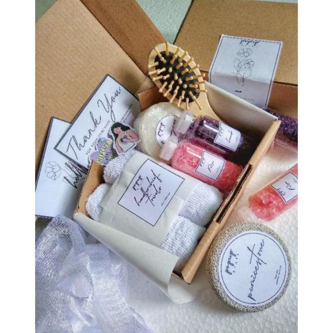 

TERMURAH GIFT BOX HAMPERS SELFCARE KADO NIKAHAN KADO ULANG TAHUN