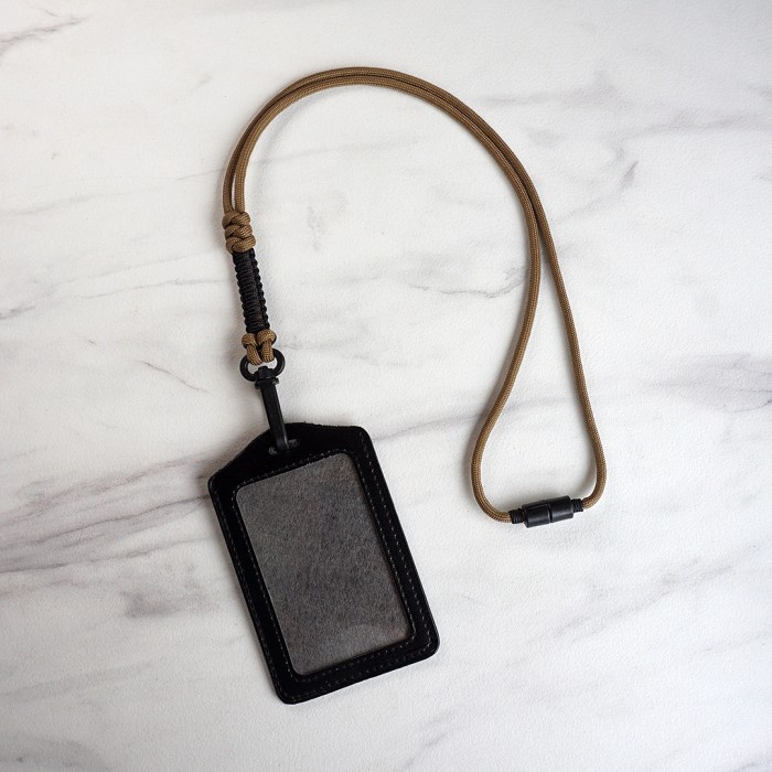 

READY Id Card Holder / Gantungan Name Tag Lanyard Solid Paracord - Coyote SALE