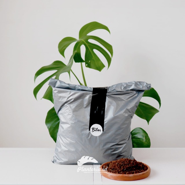 RB Media tanam monstera dari racikan alami sesuai habitat aslinya 2 kg