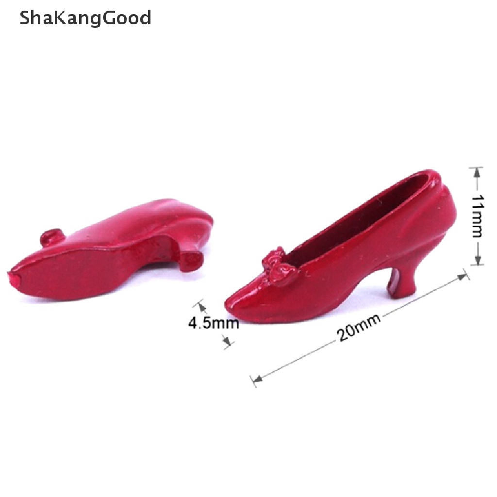 Skid 1 Pasang Miniatur Sepatu High Heels Merah Aksesoris Rumah Boneka 1: 12