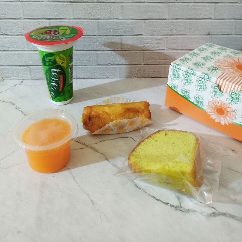 

Snack Box atau Paket Kue Basah Murah Isi 3 Kue + air mineral