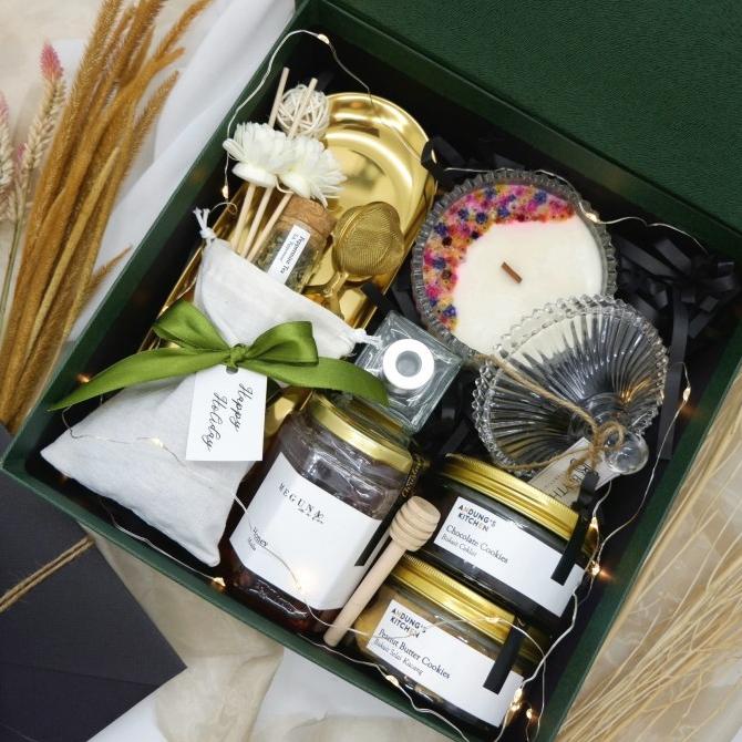 

HAMPERS NATAL - A MISTLETOE BOX FVV54DC41