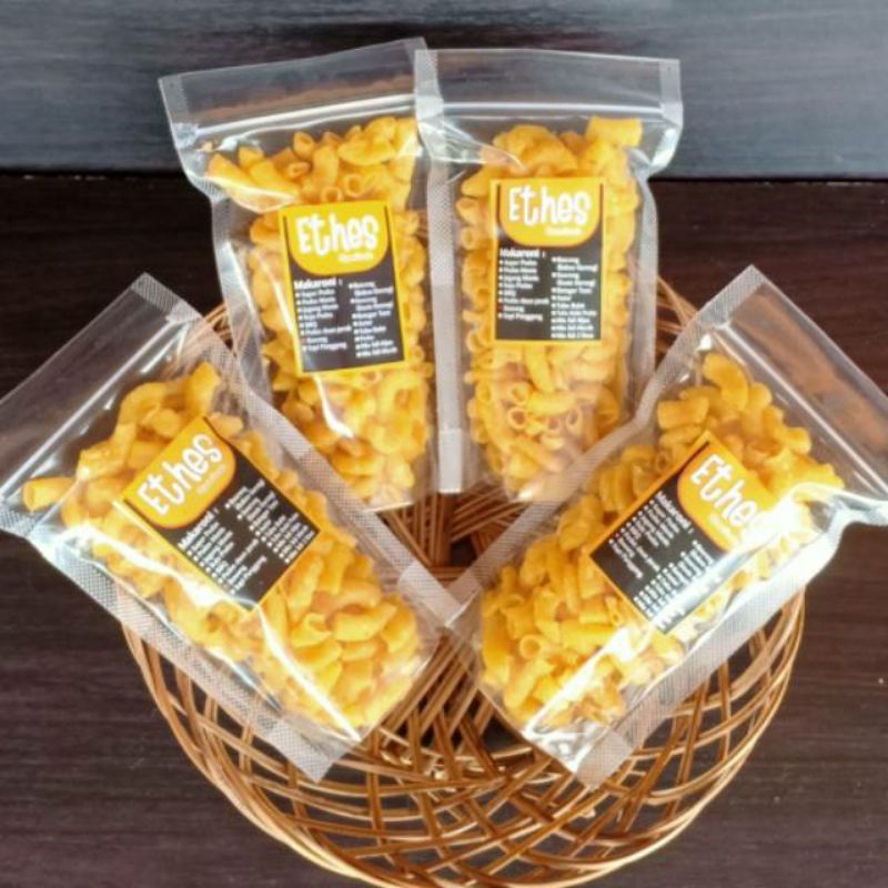 

Cemilan makaroni bawang (65gr)