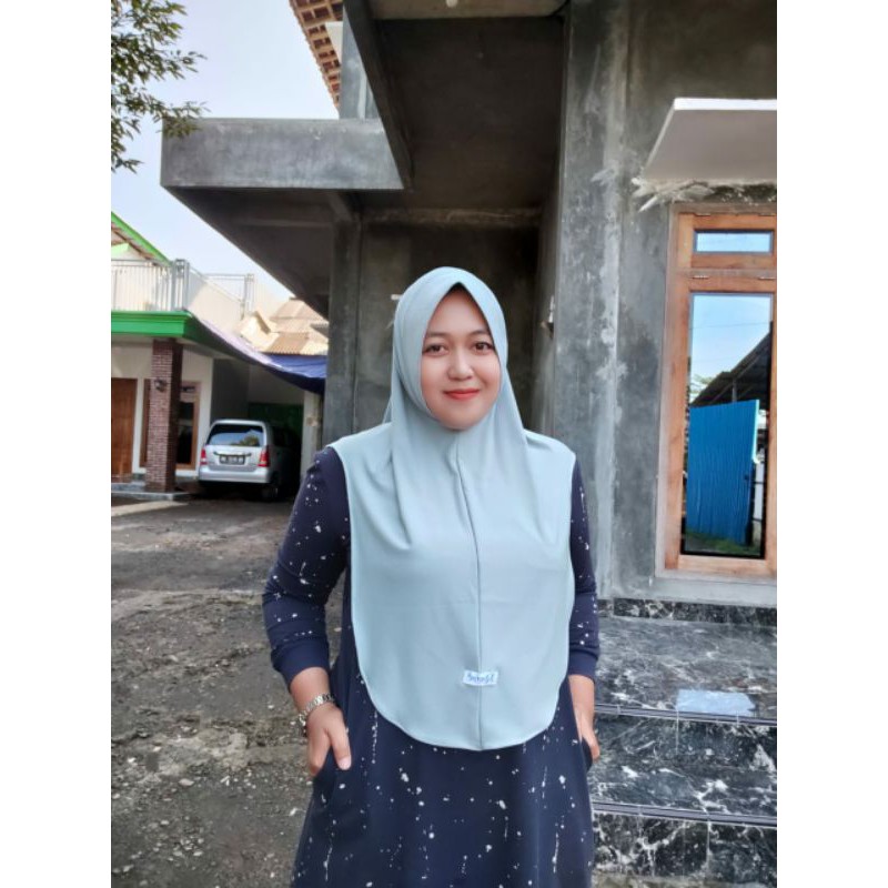 HIJAB RIANA TERNYAMAN-Blue sky