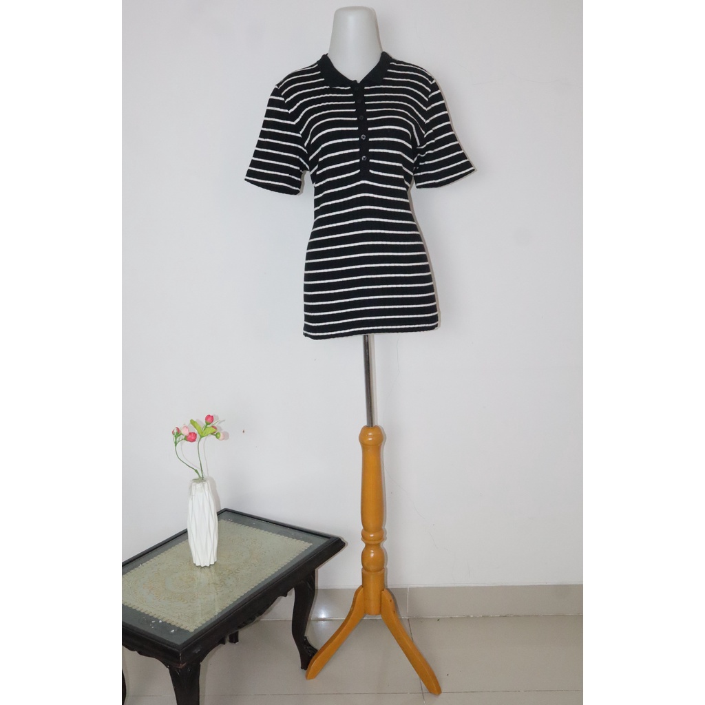 UNIQLO Black Stripe Shirt