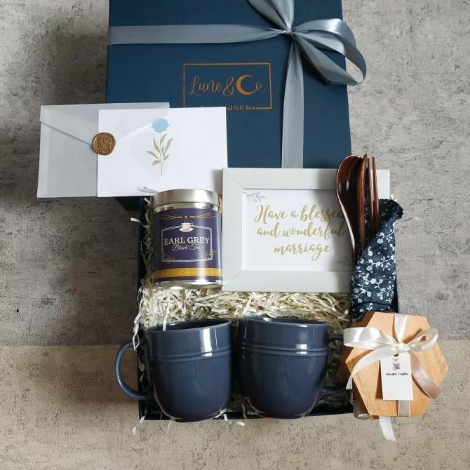 

HAMPERS HAMPERS NIKAHAN,WEDDING GIFT,KADO PERNIKAHAN UNIK, HADIAH