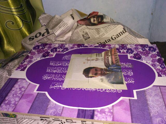 Kaligrafi Merah Shabby Mdf