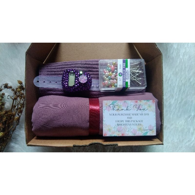 

Hampers Hijab Ultah Cewek