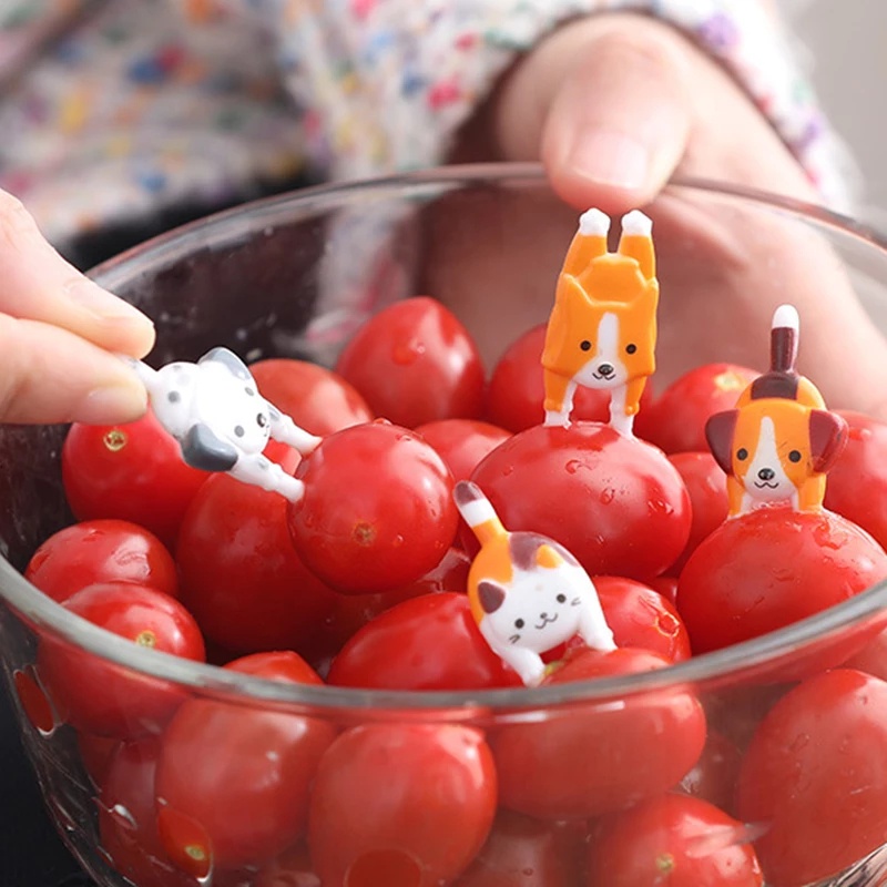 7pcs / Set Garpu Buah / Kue / Dessert Mini Bentuk Kartun Hewan Anak Anjing Untuk Peralatan Makan Anak