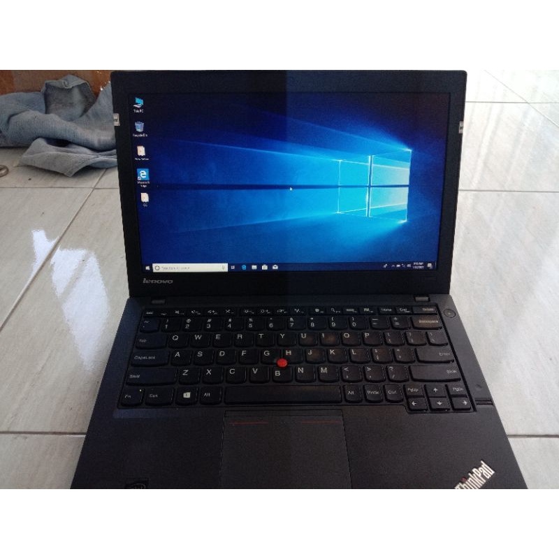 Laptop lonove thinkpad dengan tipe X240