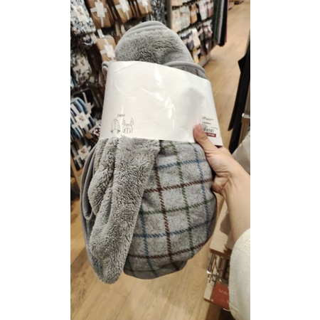 syal 2 way by uniqlo