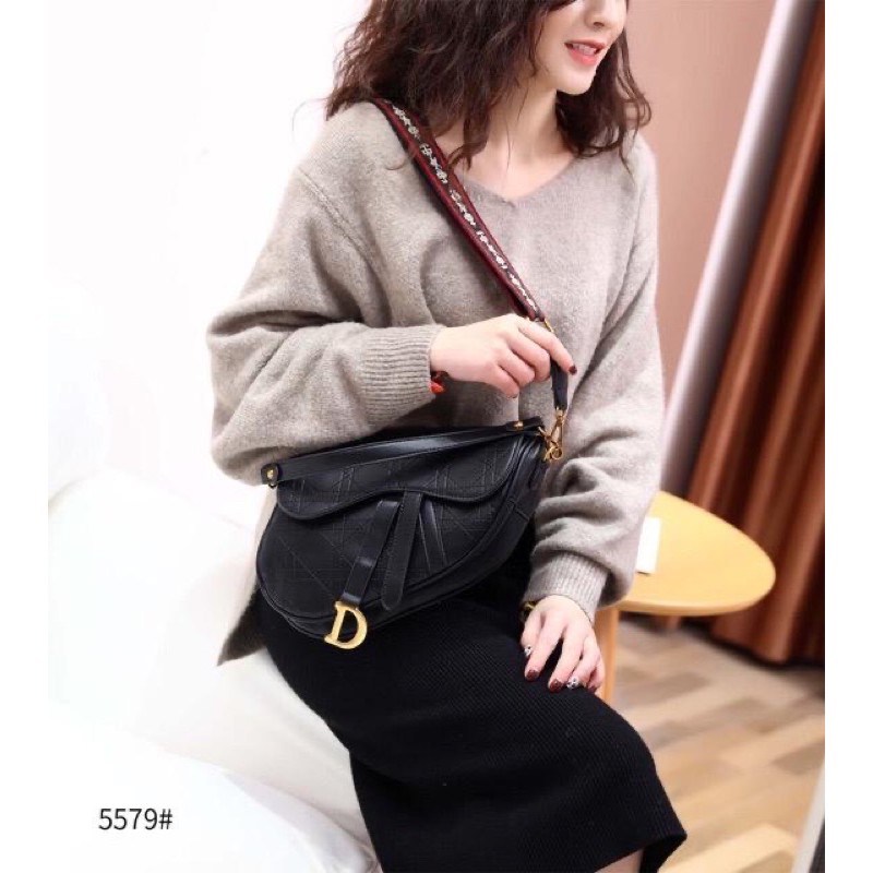 DIOR Saddle Bag 5579 Model : Selempang , Tenteng & Sandang