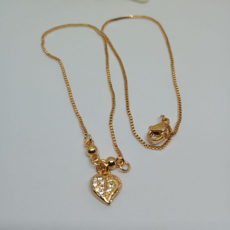 kalung titanium anak lv2, kalung titanium asli anti luntur anti karat import, kalung perhiasan wanita terbaru ,perhiasan mirip mas asli, perhiasan berlapis emas 24 k