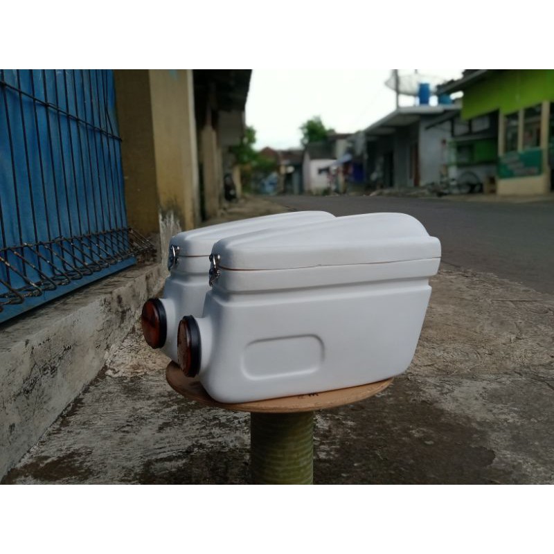 Side Box Motor Honda C70 / Astrea