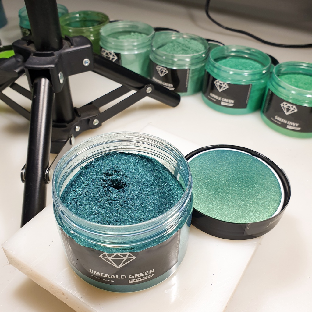 

SINGLE TONE EMERALD GREEN