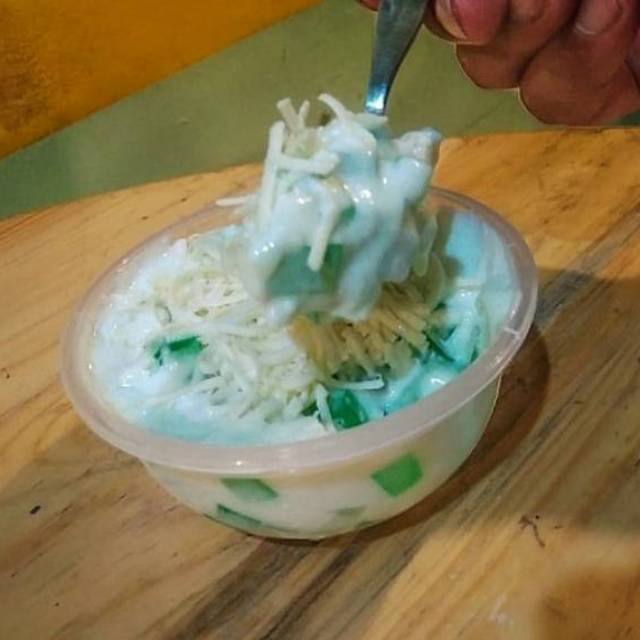 

Buko Pandan Premium (Resep dari bunda Chionk dan mbak Rani)