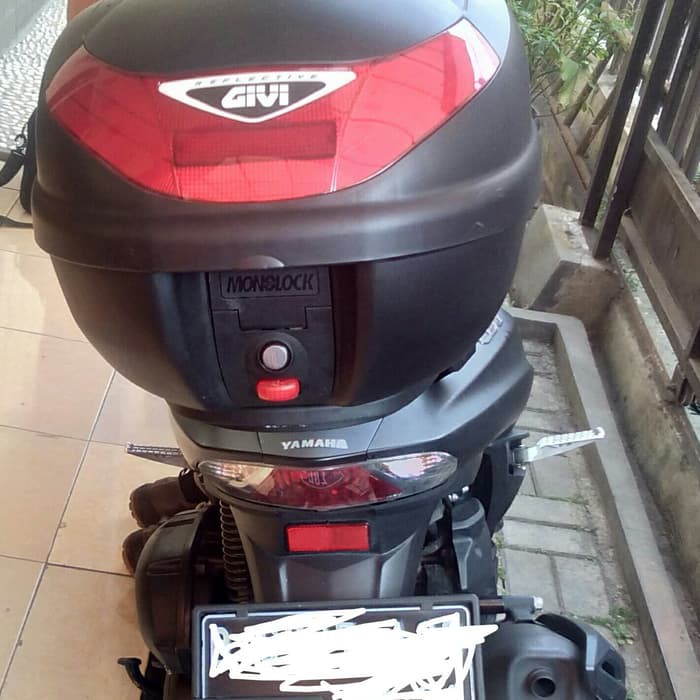 Box givi E30TN Monolock Yamaha Lexi