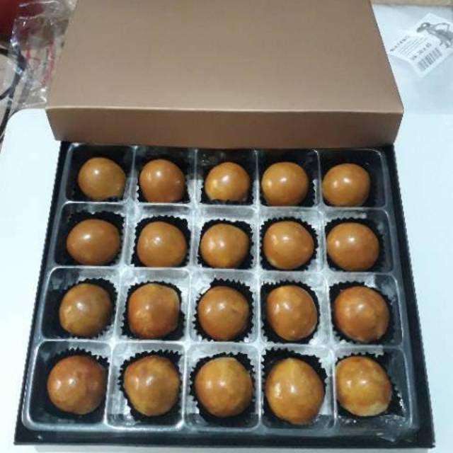 

BOX NASTAR / DUS KUE NASTAR (10 BOX)