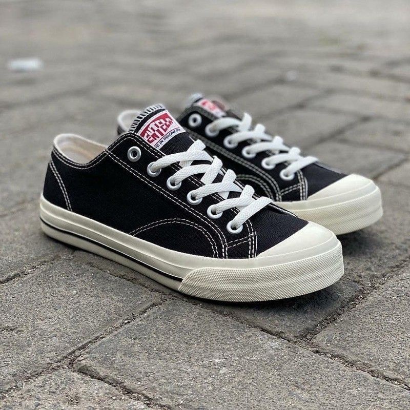 Ventela Basic Black Natural All Black Low Original Sepatu Ventella-Black natural