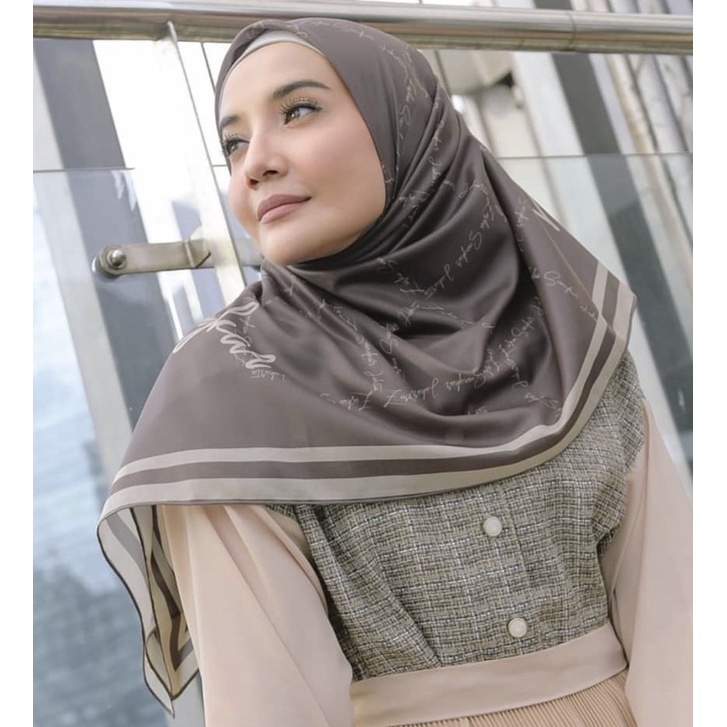 ZASKIA SUNGKAR Scarf Preloved