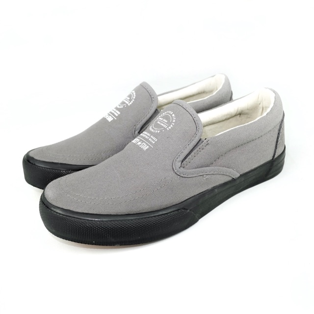 Sepatu Kanvas - Lucky Star Slip On Grey/Black