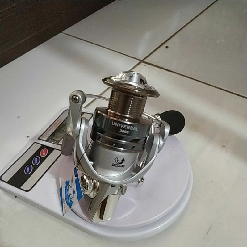 Reel Hinomiya universal 3000