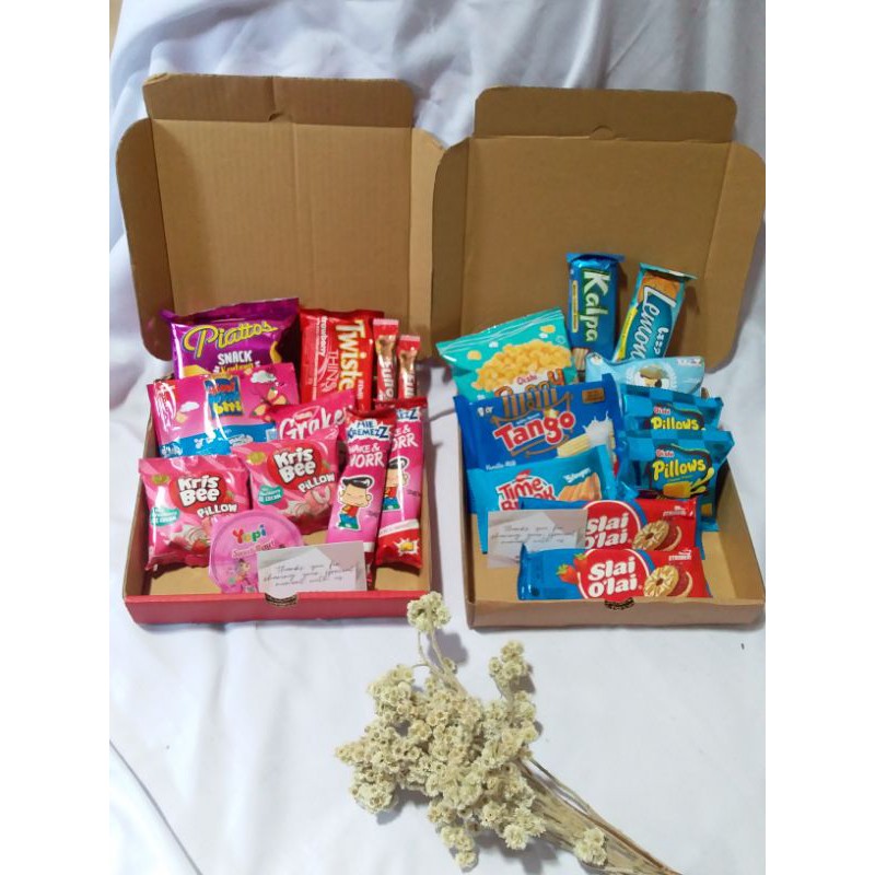 

Hampers/giftbox/kado ulangtahun/kado wisuda/snack box pink / snack box biru