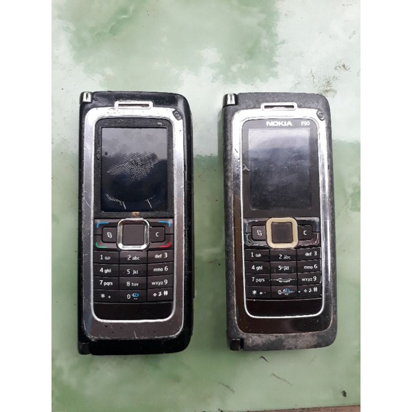 Nokia E90 bahan