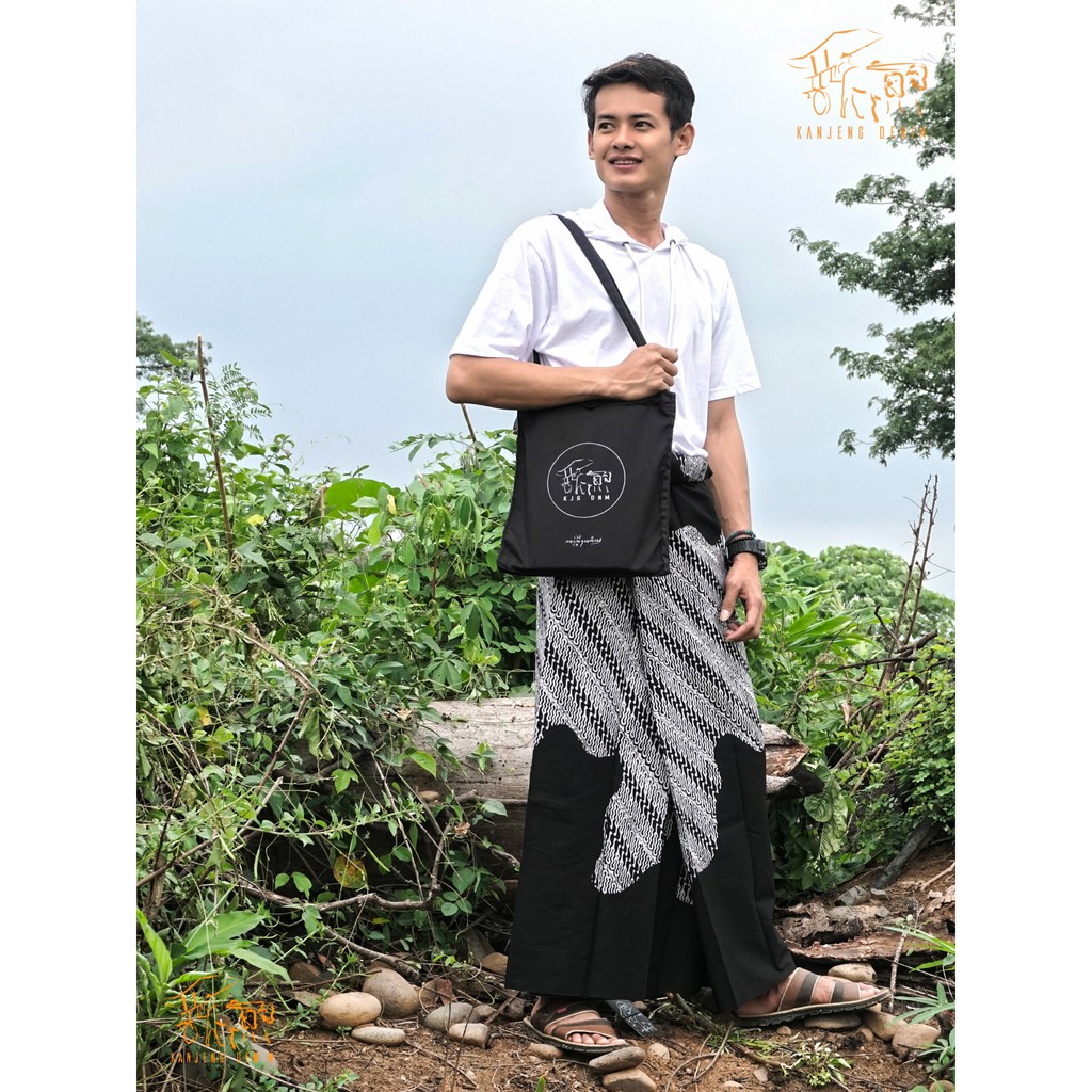 SARUNG KANJENG| SARUNG BATIK MOTIF PARANG LAWASAN RETRO KELENGAN