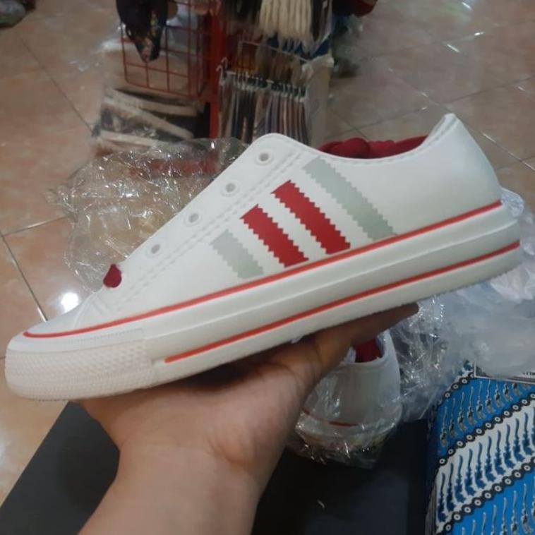 "PMK.25Au22w" SEPATU KETS KARET KOMIN K-065 MOTIF GARIS